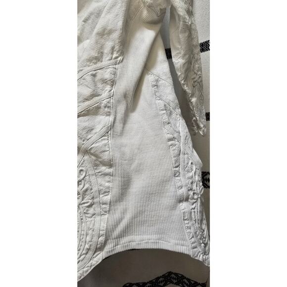 Soft Surroundings beautiful embroidered white V-neck button down shirt large - Picture 8 of 14